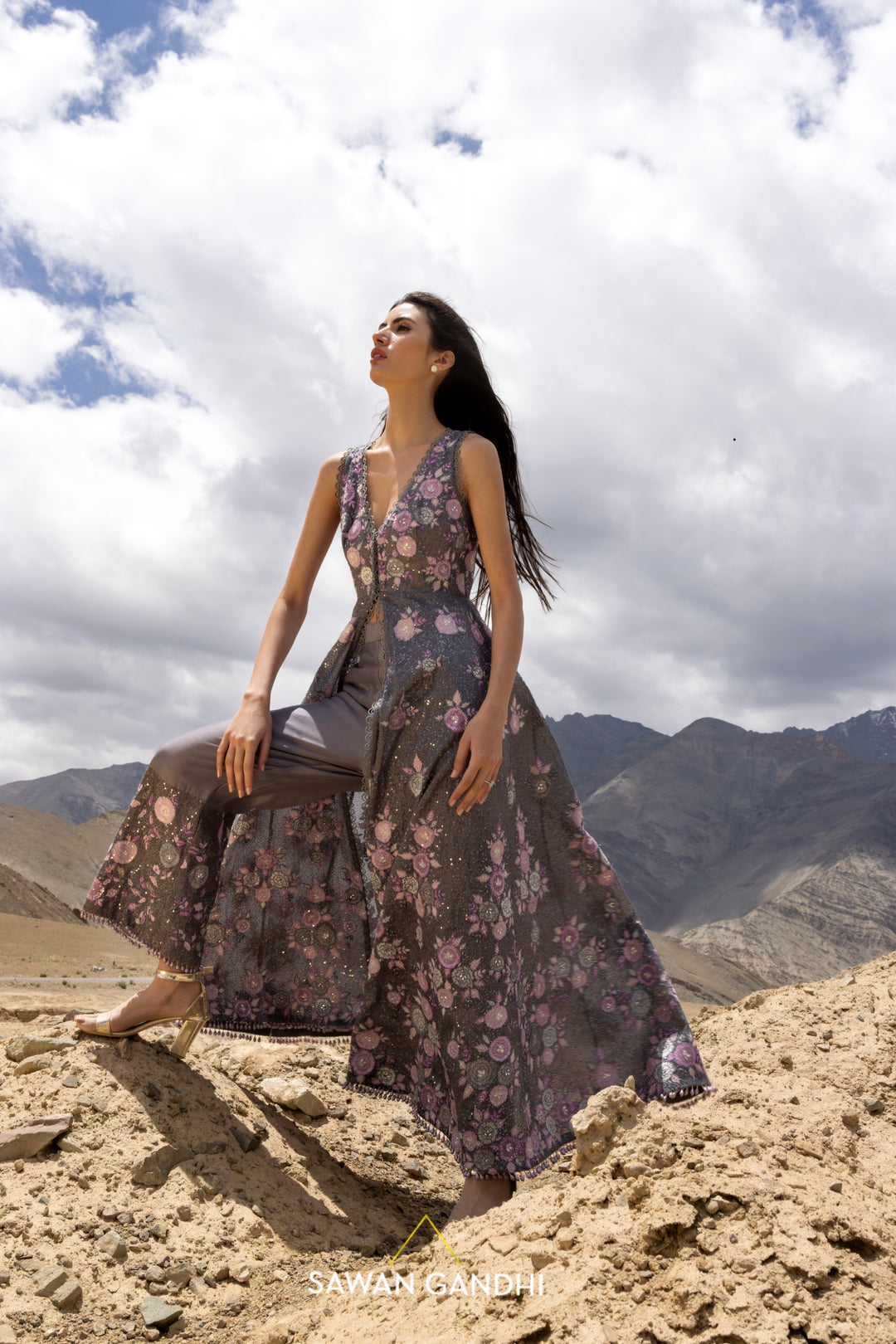 Grey appliques sequins cape