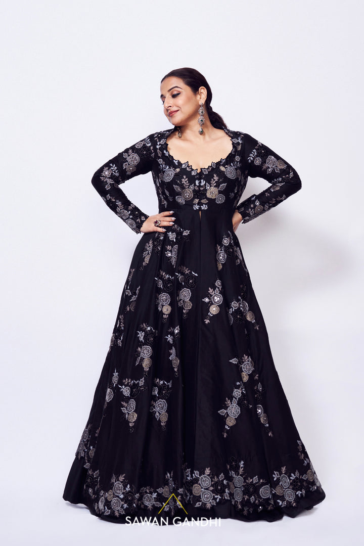 Vidya Balan in Black appliqué cape