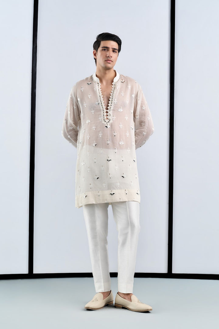 Applique booti kurta with stole