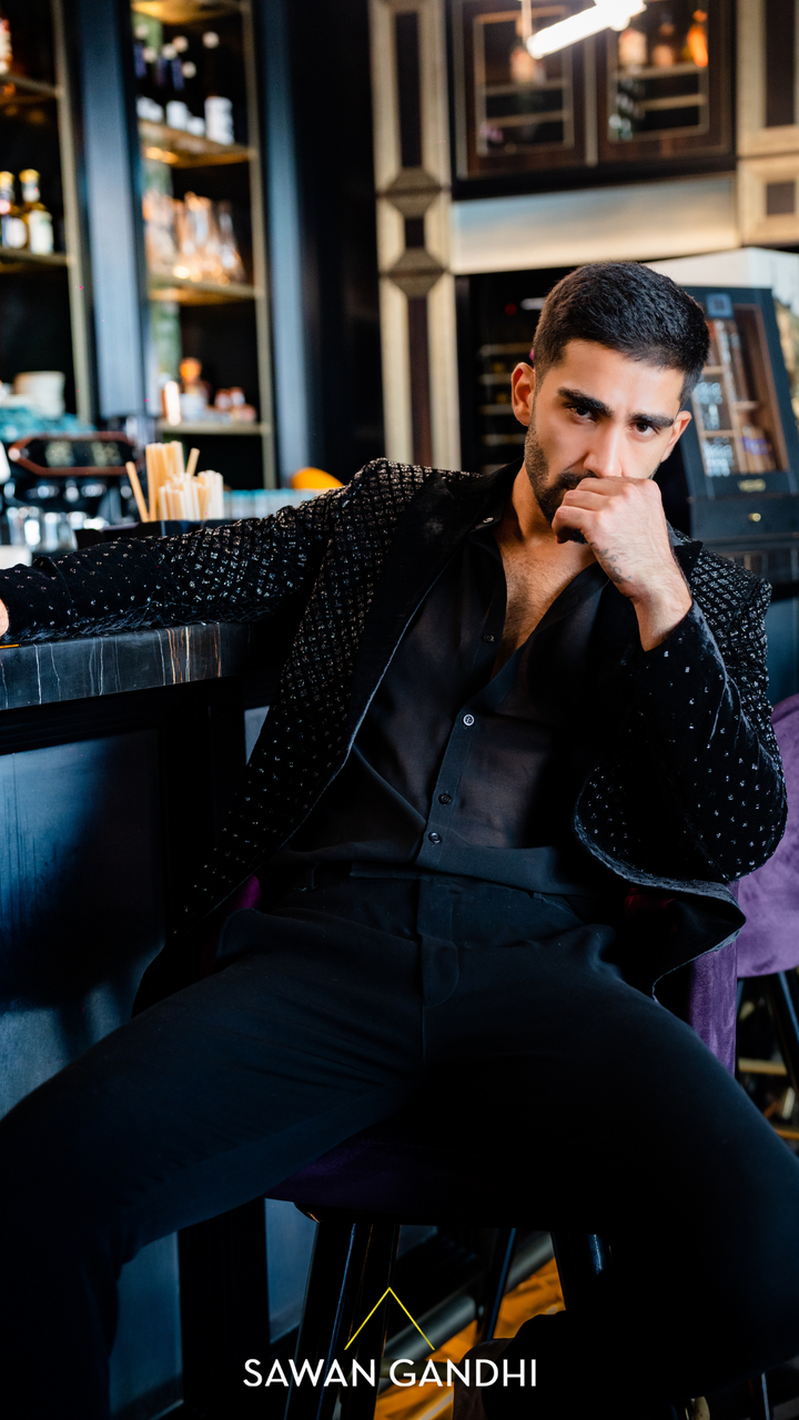 BLACK CUTDANA JACKET