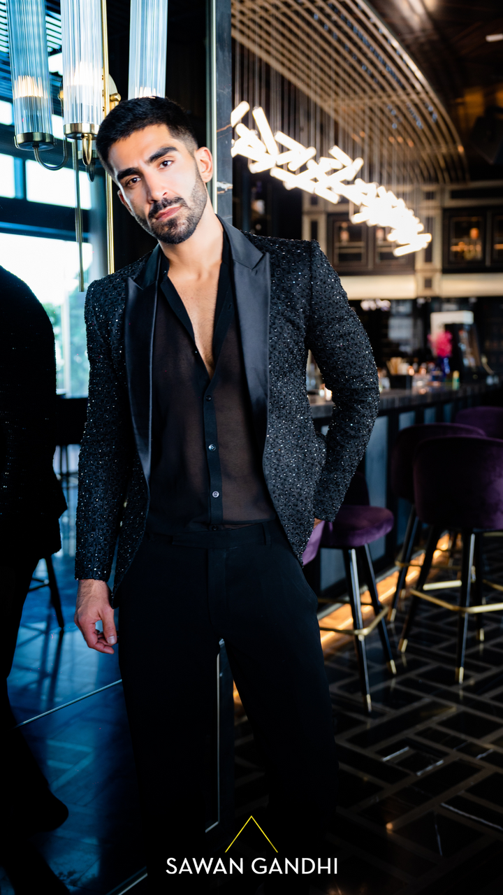 BLACK STAR PATTERN JACKET