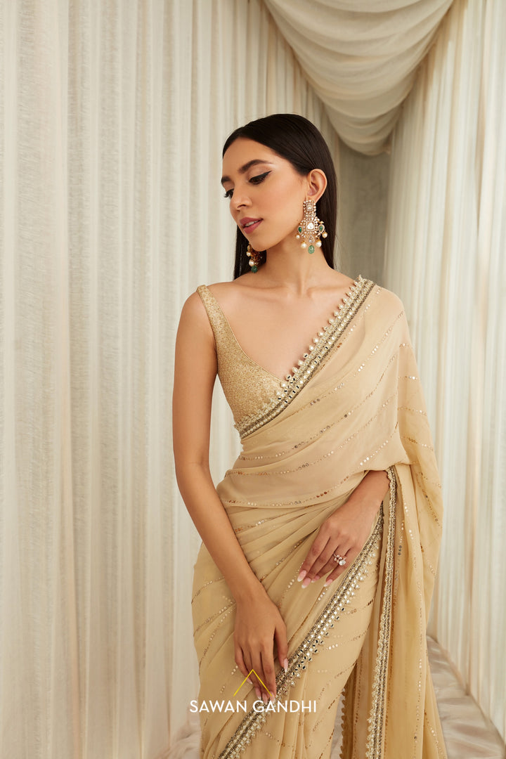 Almond horizontal lines mukaish saree set
