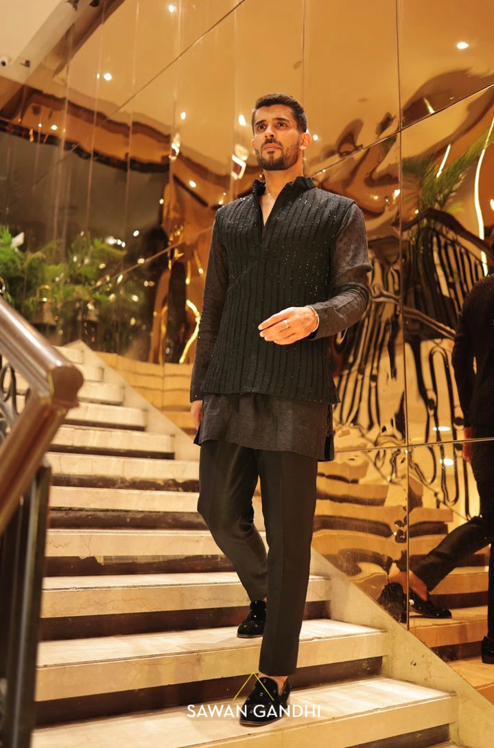 Anvit Oberoi in Black cutdana nehru and kurta